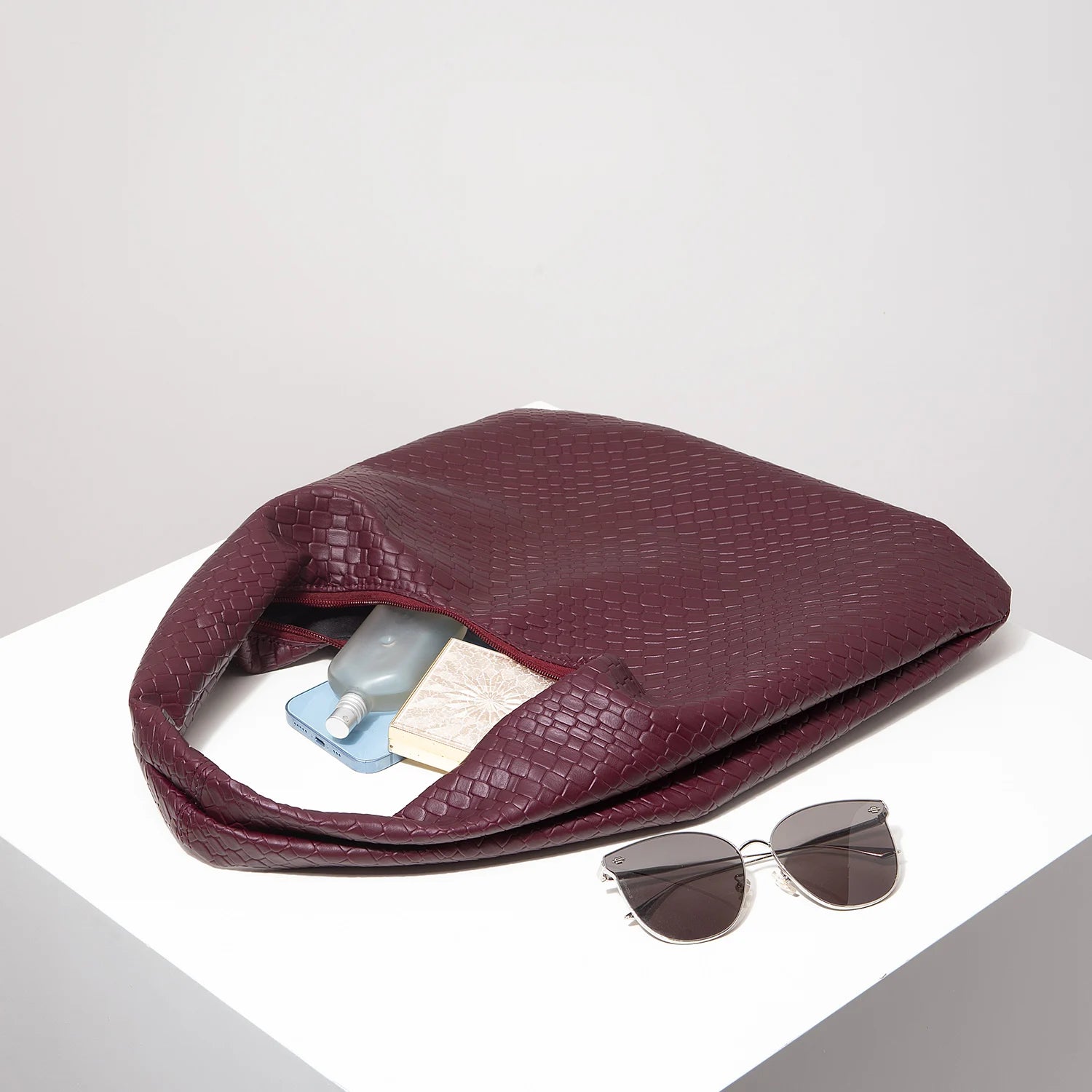 VINTAGE FAUX WOVEN BAG